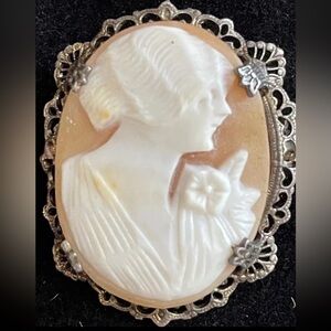Vintage/Antique Genuine Shell Cameo Brooch/Pin. Sterling Silver. Victorian.